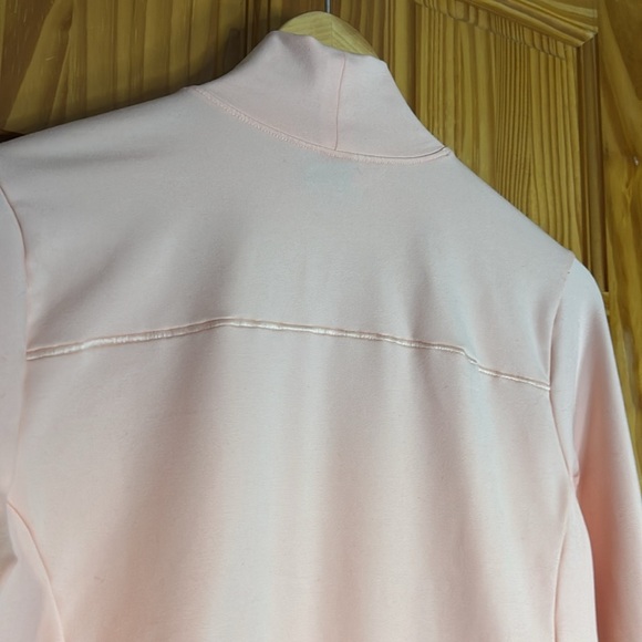 Columbia Women’s Weekend Adventure Pullover with Zippered Front Pocket. Size M - Picture 8 of 11